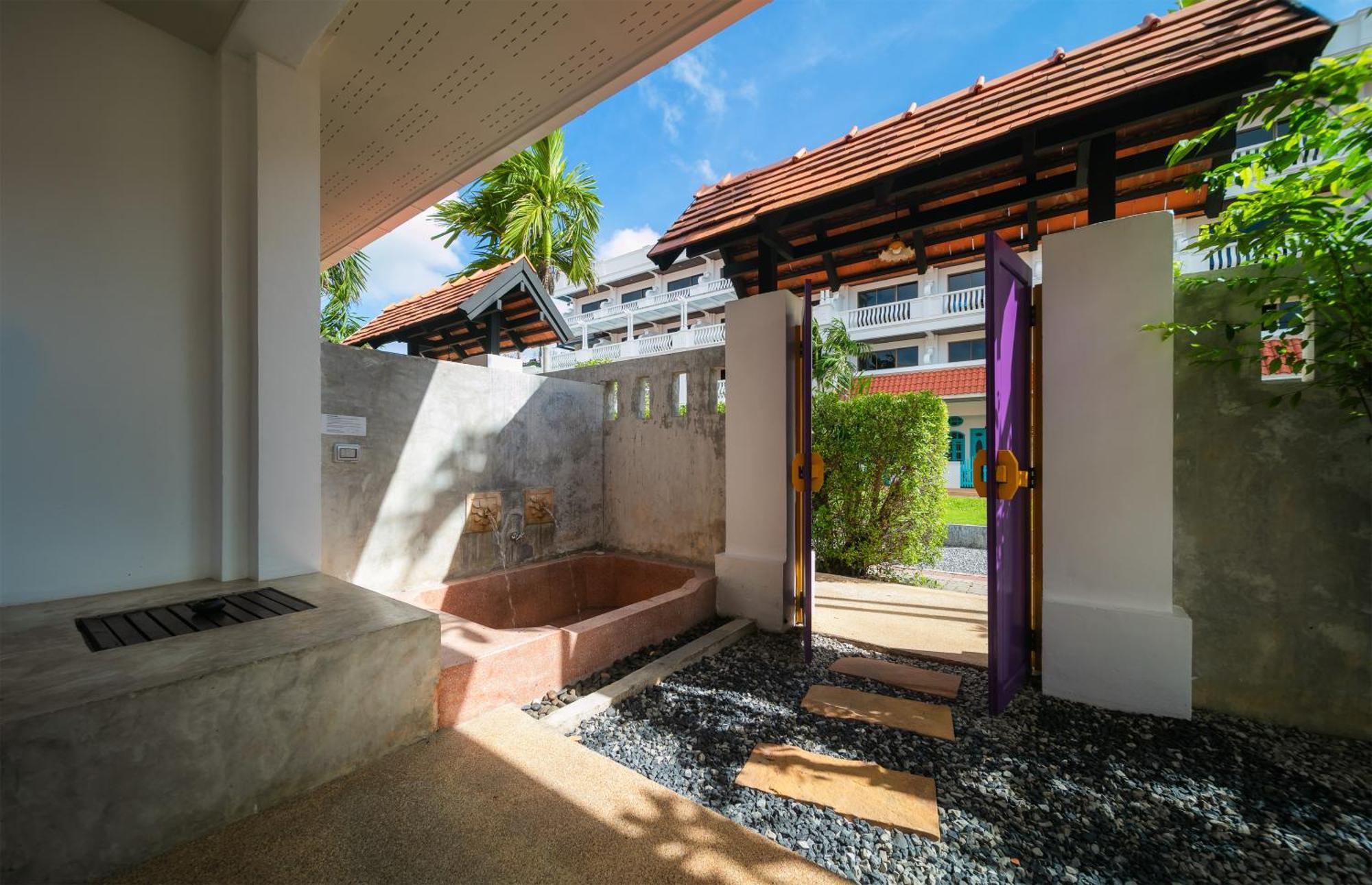 Private Jacuzzi Sino Wing